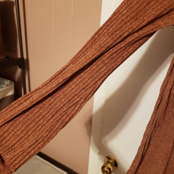 Top - Picture 4 of 6